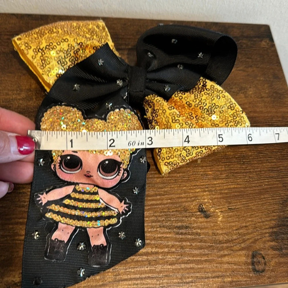 Queen Bee L.O.L bow - Picture 5 of 5